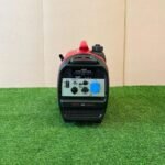 Honda EU35i-W — дисплей DATA CENTER, розетка 230 В та панель керування